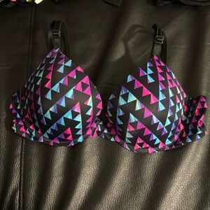 PINK Wear Everywhere Push Up Bra! Size:34B Condition: Like new, only worn once!